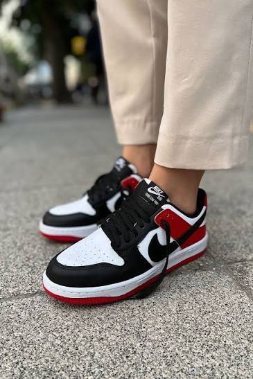 Nike Dunk Kırmızı Siyah